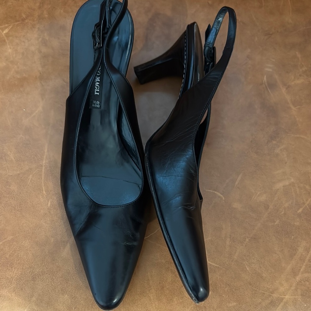 Bruno Magli women’s designer sz 9 US / 40 EU Black Pointed-Toe Slingback Heels - Picture 3 of 3